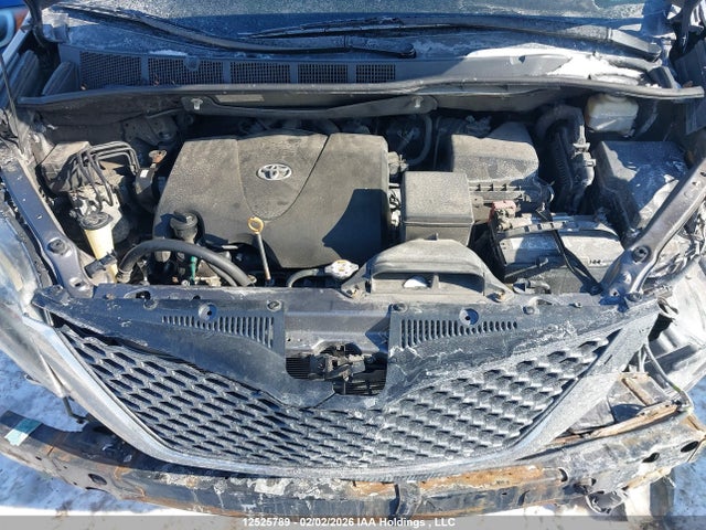 5TDXZ3DC8HS849313 Toyota Sienna Se 8 Passenger