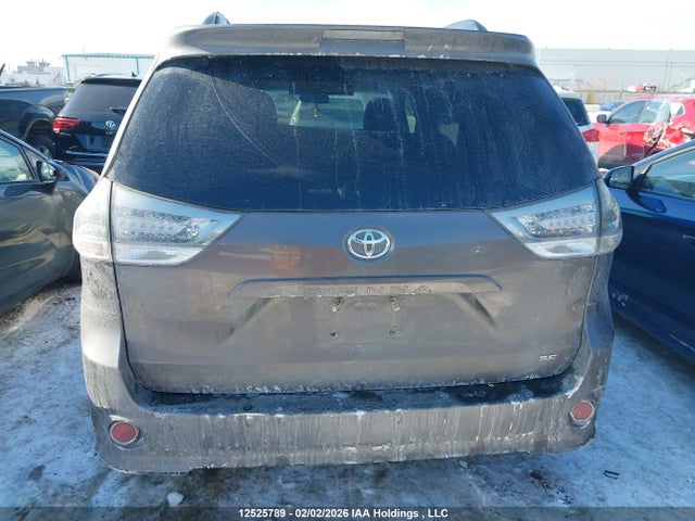 5TDXZ3DC8HS849313 Toyota Sienna Se 8 Passenger