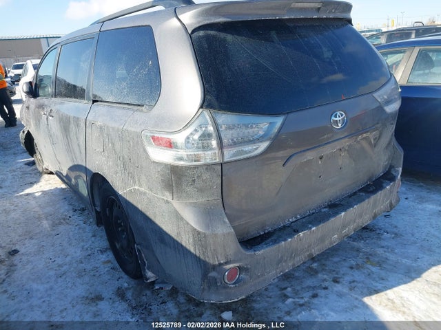 5TDXZ3DC8HS849313 Toyota Sienna Se 8 Passenger