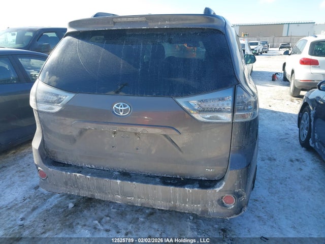 5TDXZ3DC8HS849313 Toyota Sienna Se 8 Passenger