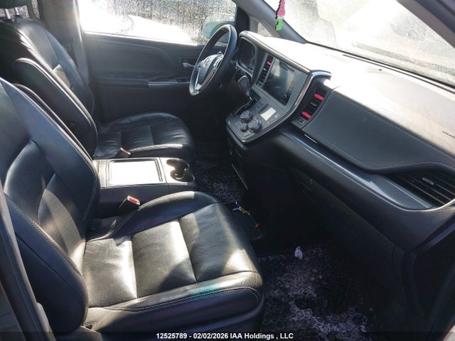 5TDXZ3DC8HS849313 Toyota Sienna Se 8 Passenger