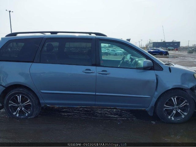 12591972 :رقم المزاد ، 5TDKK4CC5AS303872 vin ، 2010 Toyota Sienna Ce/le مزاد بيع