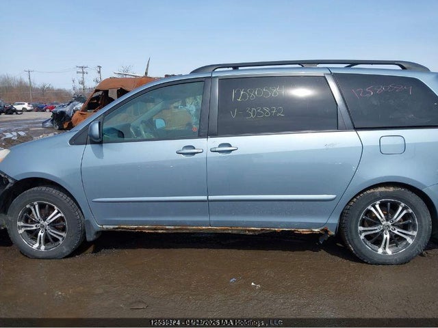 12591972 :رقم المزاد ، 5TDKK4CC5AS303872 vin ، 2010 Toyota Sienna Ce/le مزاد بيع