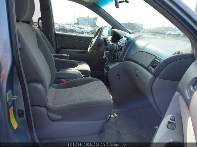 12591972 :رقم المزاد ، 5TDKK4CC5AS303872 vin ، 2010 Toyota Sienna Ce/le مزاد بيع