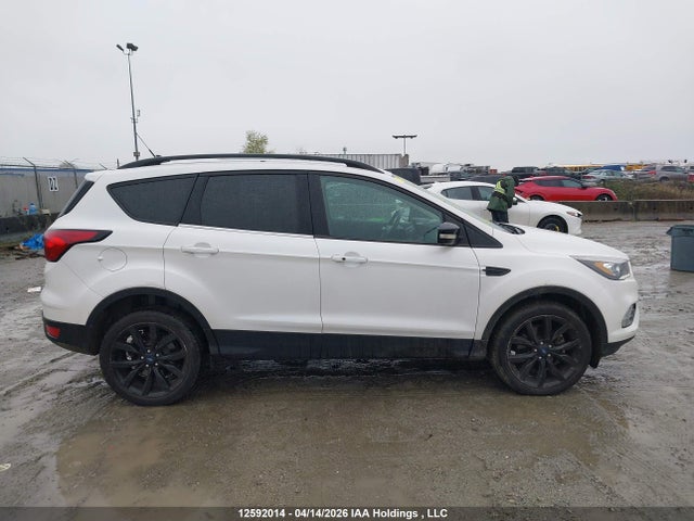 12592014 :رقم المزاد ، 1FMCU9J98KUB72223 vin ، 2019 Ford Escape Titanium مزاد بيع