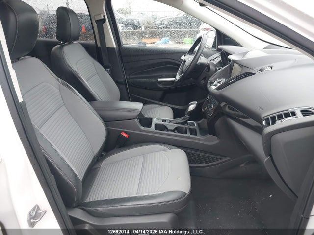 12592014 :رقم المزاد ، 1FMCU9J98KUB72223 vin ، 2019 Ford Escape Titanium مزاد بيع