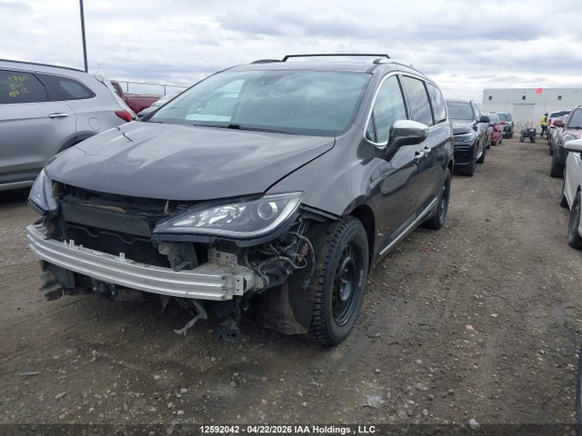 Продажа на аукционе авто 2017 Chrysler Pacifica Limited, vin: 2C4RC1GG9HR669358, номер лота: 12592042