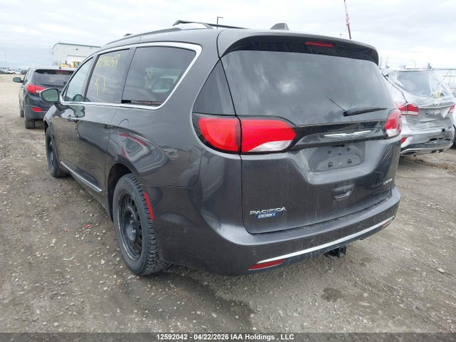 Продажа на аукционе авто 2017 Chrysler Pacifica Limited, vin: 2C4RC1GG9HR669358, номер лота: 12592042