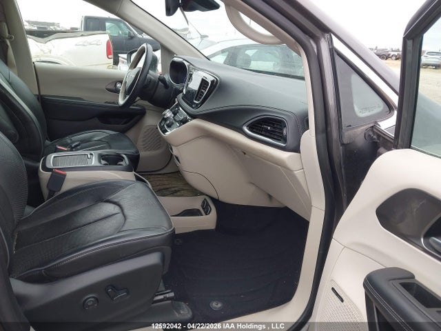 Продажа на аукционе авто 2017 Chrysler Pacifica Limited, vin: 2C4RC1GG9HR669358, номер лота: 12592042