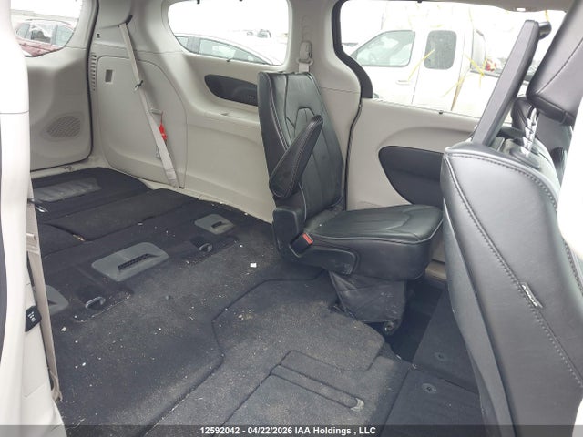 Продажа на аукционе авто 2017 Chrysler Pacifica Limited, vin: 2C4RC1GG9HR669358, номер лота: 12592042