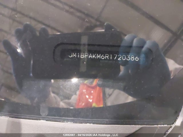 JM1BPAKM6R1720386 Mazda MAZDA3