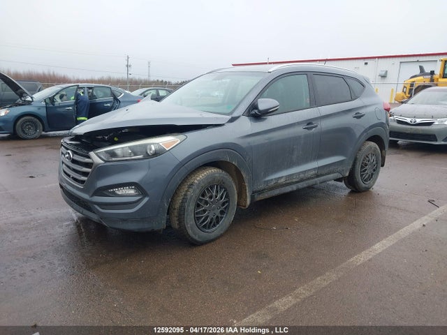 2016 Hyundai Tucson Premium მანქანა იყიდება აუქციონზე, vin: KM8J3CA48GU041151, აუქციონის ნომერი: 12592095