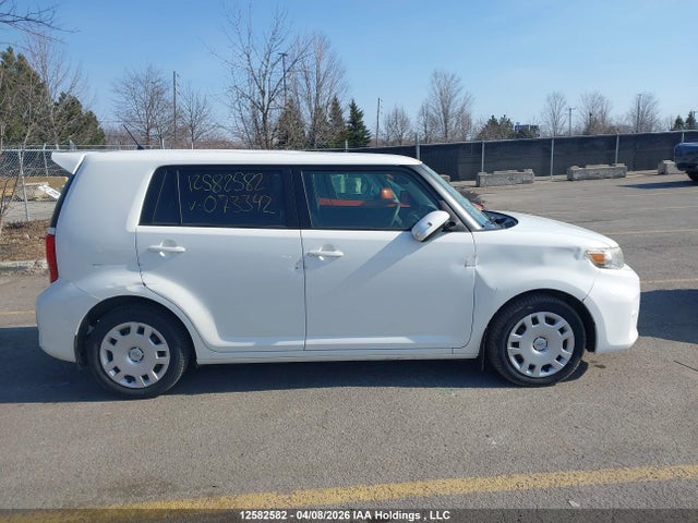 Scion XB 2015 JTLZE4FE3FJ073342 Image 13