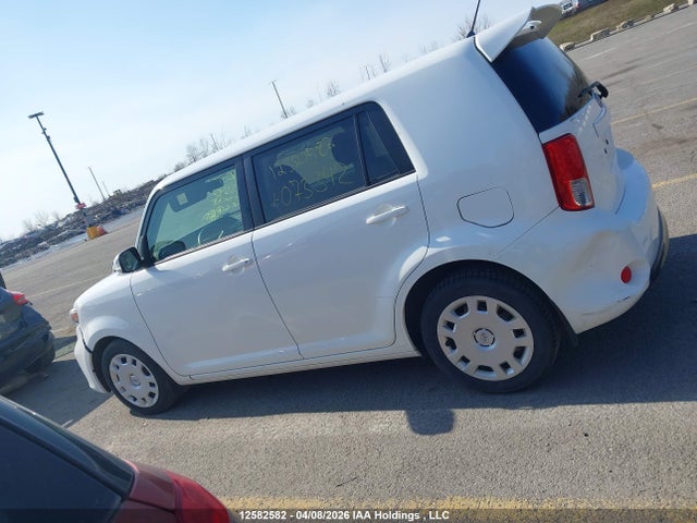 Scion XB 2015 JTLZE4FE3FJ073342 Image 14