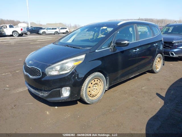 12586392 :رقم المزاد ، KNAHU8A36G7131950 vin ، 2016 Kia Rondo Ex/ex Luxury مزاد بيع