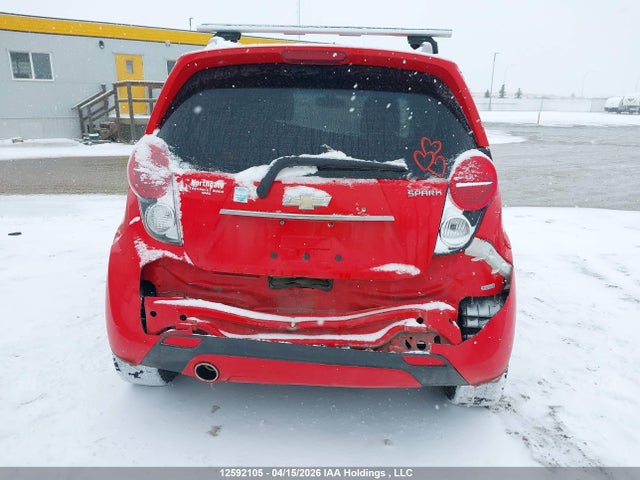 2015 Chevrolet Spark 2lt მანქანა იყიდება აუქციონზე, vin: KL8CF6S93FC757873, აუქციონის ნომერი: 12592105
