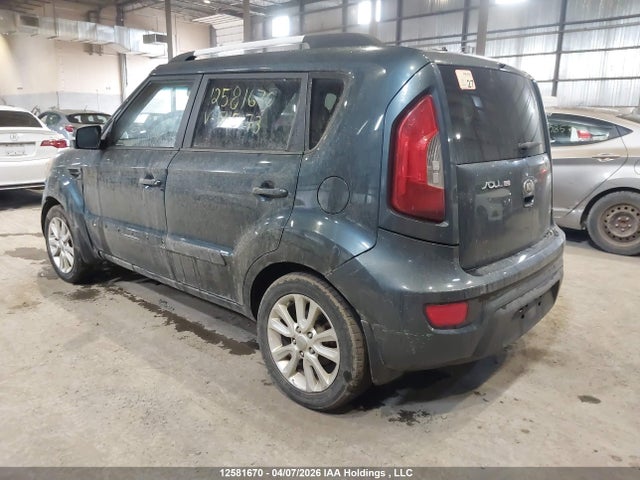 Продажа на аукционе авто 2013 Kia Soul 2.0l 2u/2.0l 4u/2.0l 4u Burner/2.0l 4u Luxury/2.0l 4u Retro, vin: KNDJT2A64D7545173, номер лота: 12581670