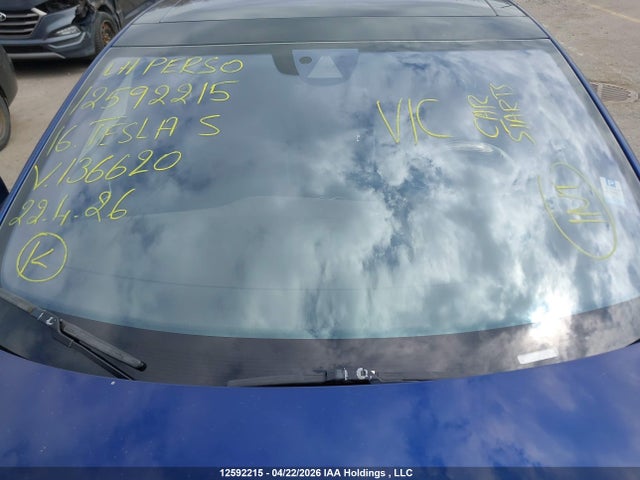 12592215 :رقم المزاد ، 5YJSA1E24GF136620 vin ، 2016 Tesla Model S مزاد بيع