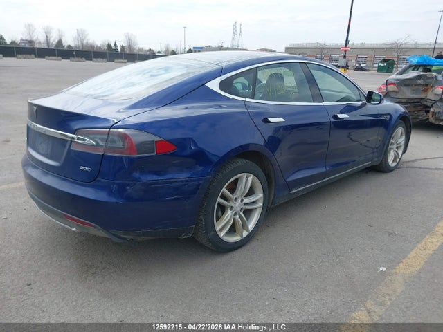 12592215 :رقم المزاد ، 5YJSA1E24GF136620 vin ، 2016 Tesla Model S مزاد بيع