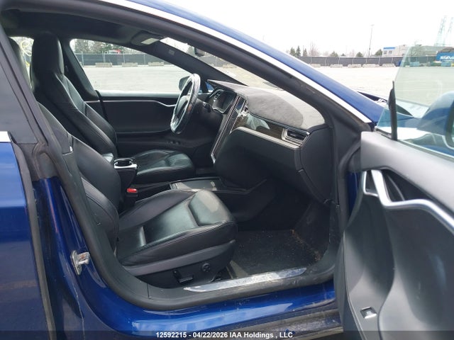12592215 :رقم المزاد ، 5YJSA1E24GF136620 vin ، 2016 Tesla Model S مزاد بيع