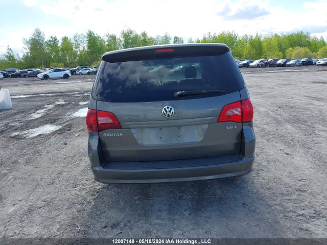 12007148 :رقم المزاد ، 2V4RW4DX2AR229393 vin ، 2010 Volkswagen Routan S مزاد بيع