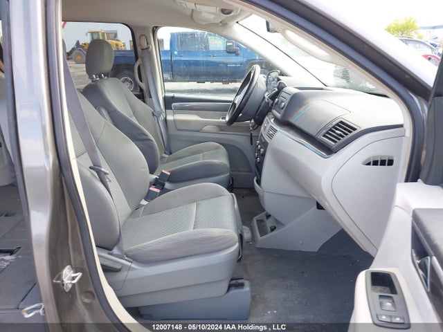12007148 :رقم المزاد ، 2V4RW4DX2AR229393 vin ، 2010 Volkswagen Routan S مزاد بيع