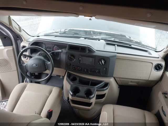 Продажа на аукционе авто 2016 Ford Econoline E450 Super Duty Cutwy Van, vin: 1FDXE4FS6FDA33551, номер лота: 12592289