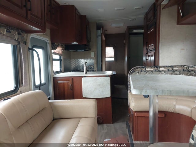 Продажа на аукционе авто 2016 Ford Econoline E450 Super Duty Cutwy Van, vin: 1FDXE4FS6FDA33551, номер лота: 12592289