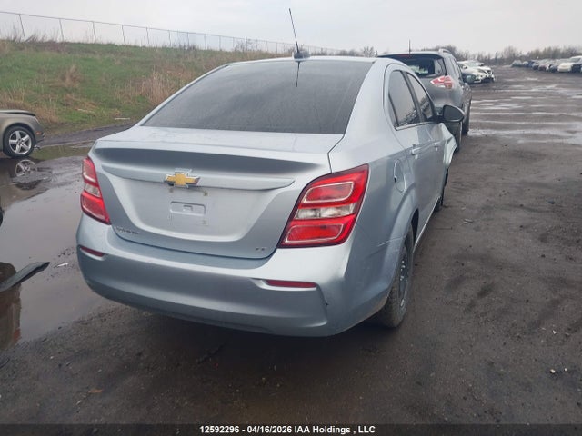 1G1JD5SH5J4105144 Chevrolet SONIC LT