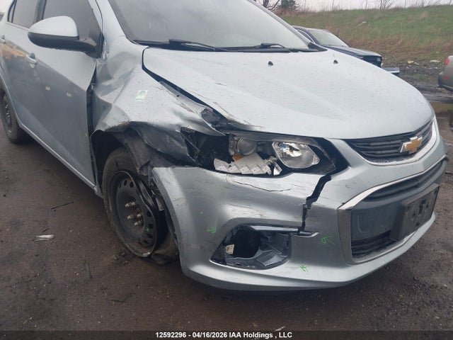 1G1JD5SH5J4105144 Chevrolet SONIC LT