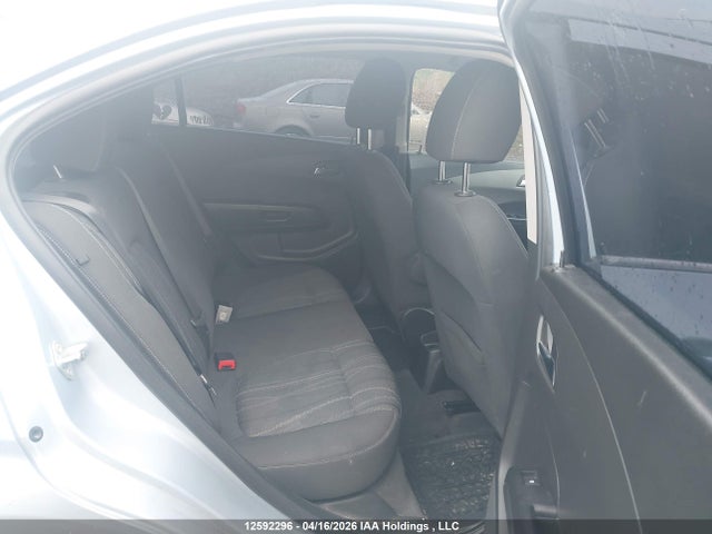 1G1JD5SH5J4105144 Chevrolet SONIC LT