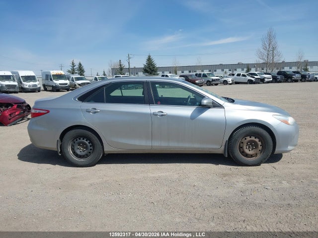 2017 Toyota Camry Le/xle/se/xse მანქანა იყიდება აუქციონზე, vin: 4T1BF1FK5HU695596, აუქციონის ნომერი: 12592317