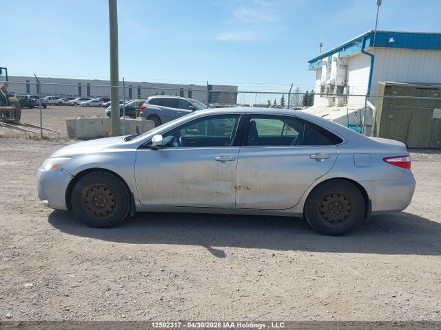 2017 Toyota Camry Le/xle/se/xse მანქანა იყიდება აუქციონზე, vin: 4T1BF1FK5HU695596, აუქციონის ნომერი: 12592317