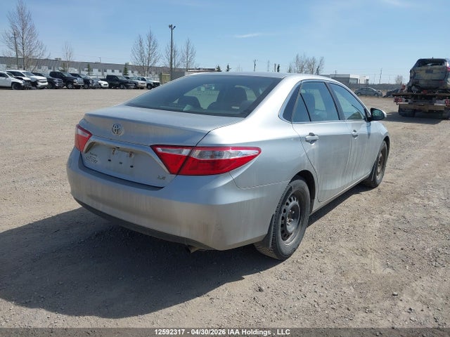 2017 Toyota Camry Le/xle/se/xse მანქანა იყიდება აუქციონზე, vin: 4T1BF1FK5HU695596, აუქციონის ნომერი: 12592317