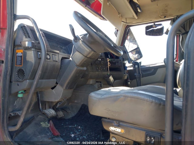 12592320 :رقم المزاد ، 4V4NC9TK6KN906064 vin ، 2019 Volvo Vnl مزاد بيع