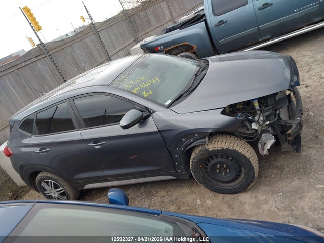 KM8J23A46JU661801 Hyundai Tucson Base 2.0l
