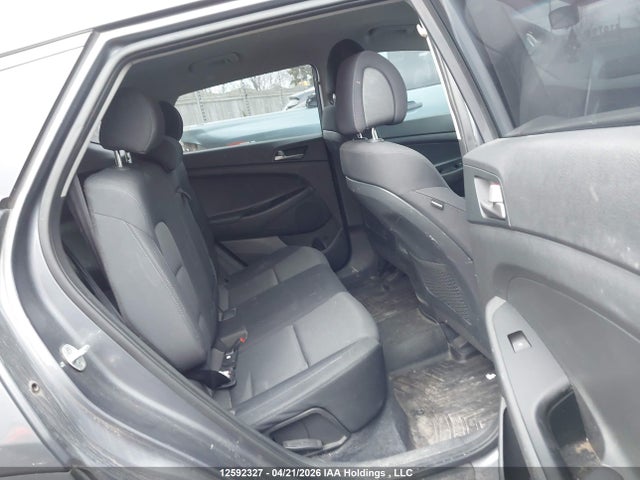 KM8J23A46JU661801 Hyundai Tucson Base 2.0l