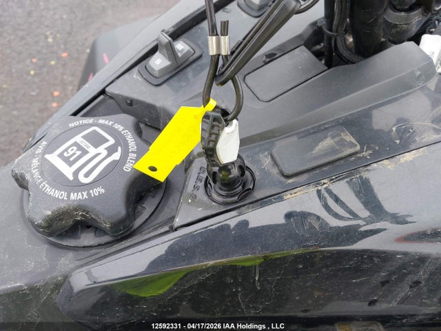 2BPSTJPA1PV000813 Skidoo Summit X 850