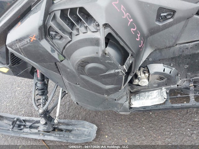 2BPSTJPA1PV000813 Skidoo Summit X 850