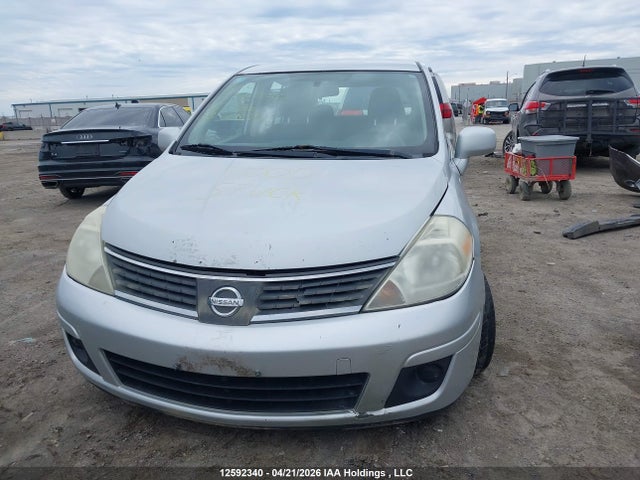 2008 Nissan Versa 1.8s მანქანა იყიდება აუქციონზე, vin: 3N1BC13E98L366988, აუქციონის ნომერი: 12592340