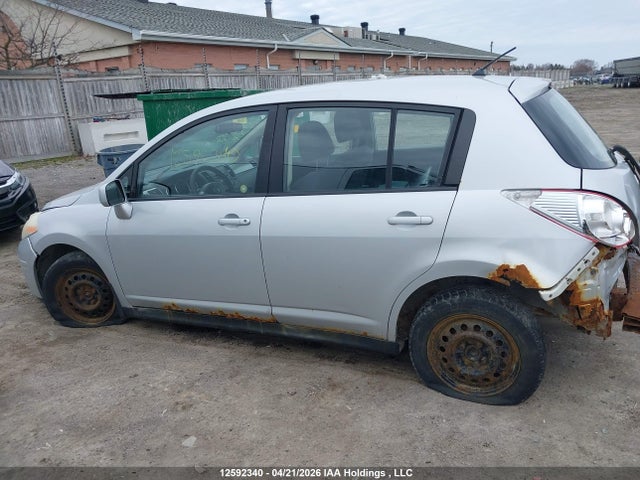 2008 Nissan Versa 1.8s მანქანა იყიდება აუქციონზე, vin: 3N1BC13E98L366988, აუქციონის ნომერი: 12592340