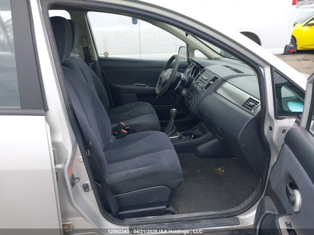 2008 Nissan Versa 1.8s მანქანა იყიდება აუქციონზე, vin: 3N1BC13E98L366988, აუქციონის ნომერი: 12592340