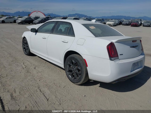12592377 :رقم المزاد ، 2C3CCAGG8NH256696 vin ، 2022 Chrysler 300 S مزاد بيع
