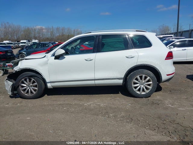 2013 Volkswagen Touareg V6 მანქანა იყიდება აუქციონზე, vin: WVGEF9BP6DD010013, აუქციონის ნომერი: 12592395