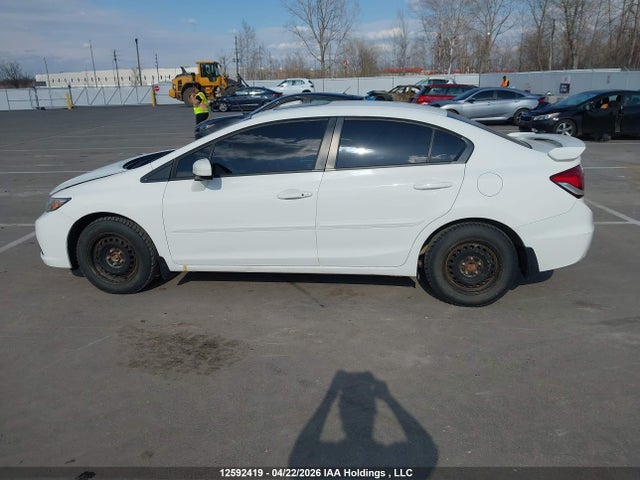 Продажа на аукционе авто 2015 Honda Civic Sedan, vin: 2HGFB2F57FH046756, номер лота: 12592419