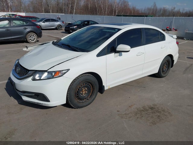 Продажа на аукционе авто 2015 Honda Civic Sedan, vin: 2HGFB2F57FH046756, номер лота: 12592419