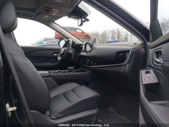 JN8BT3CB0PW184737 Nissan Rogue Sl