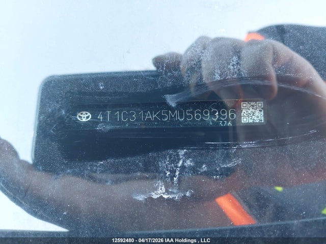 4T1C31AK5MU569396 Toyota CAMRY LE