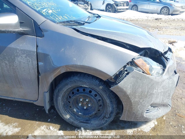 12592482 :رقم المزاد ، 2T1BURHE9JC038741 vin ، 2018 Toyota Corolla Le مزاد بيع