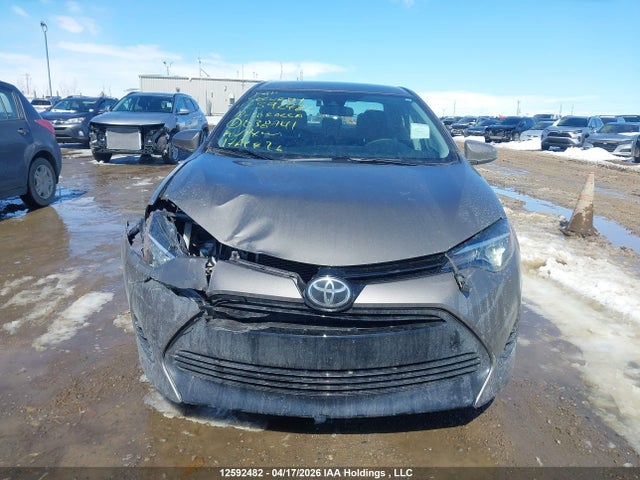 12592482 :رقم المزاد ، 2T1BURHE9JC038741 vin ، 2018 Toyota Corolla Le مزاد بيع